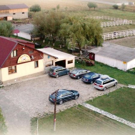 Pensiunea ,,La Struti" Targu Neamt Exteriér fotografie