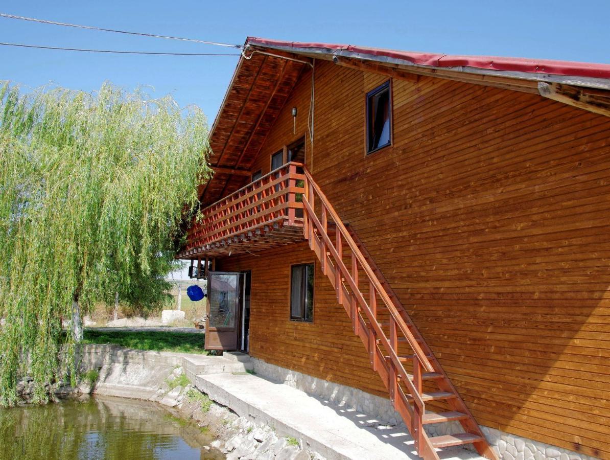Pensiunea ,,La Struti" Targu Neamt Exteriér fotografie