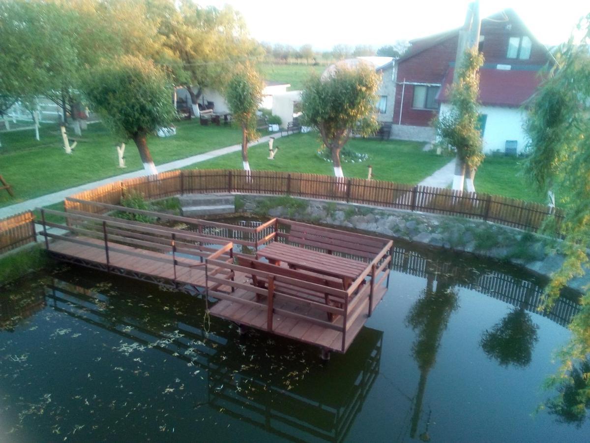 Pensiunea ,,La Struti" Targu Neamt Exteriér fotografie