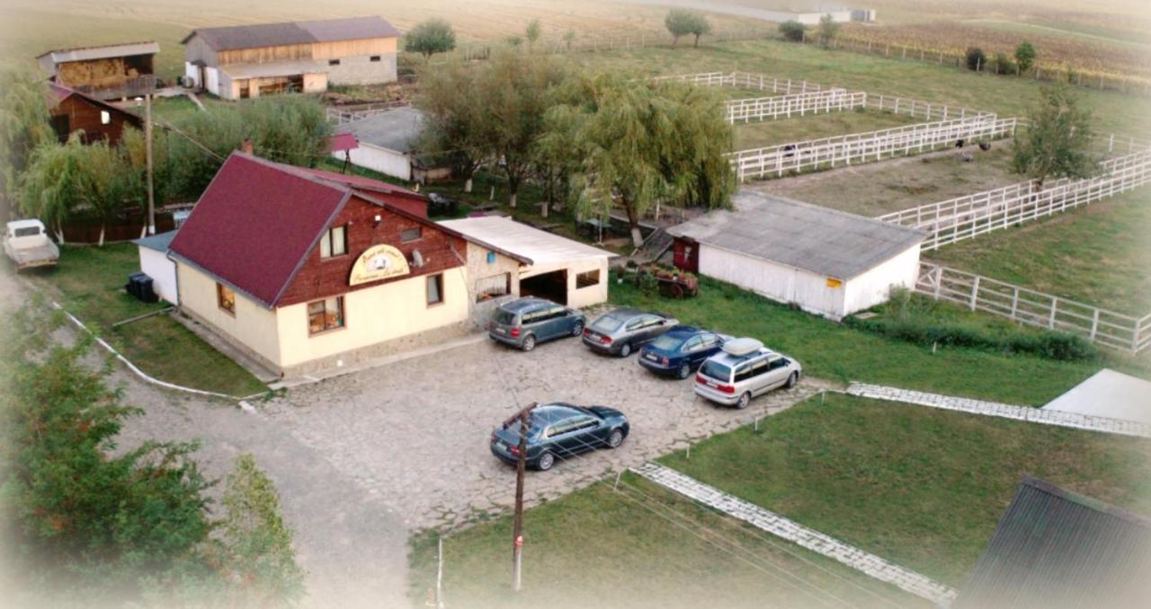 Pensiunea ,,La Struti" Targu Neamt Exteriér fotografie